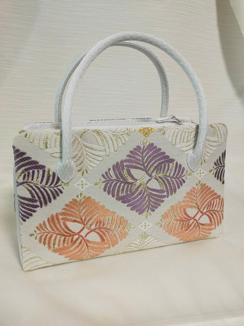 上品で大容量!　機能も◎　正絹　利休バッグ　 西陣織　 若松菱 　着物に定番