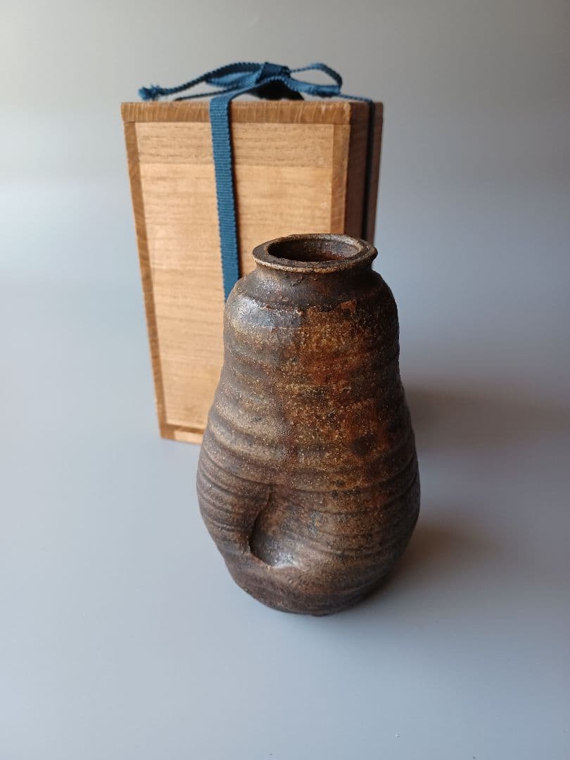 一輪挿し　小さな　花入　桐箱入　土味　野の花