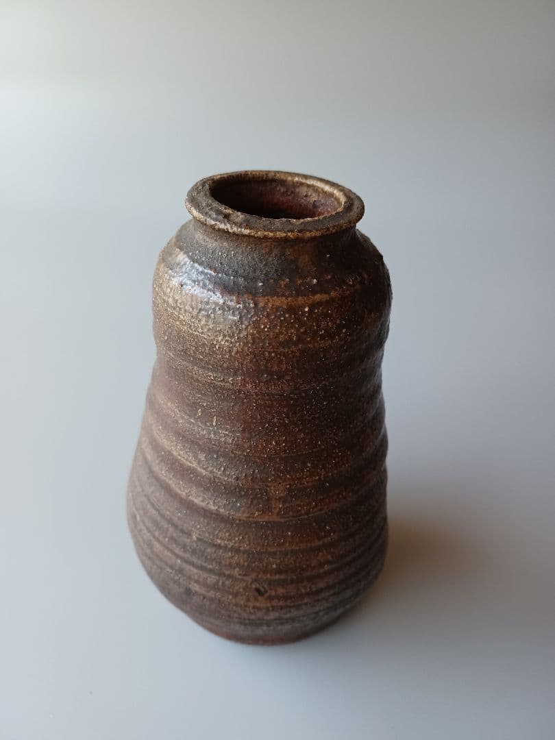 一輪挿し　小さな　花入　桐箱入　土味　野の花