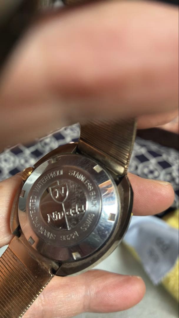 新*郎様 1970年代スイスニバダ製自動巻腕時計です！正確に動きます！