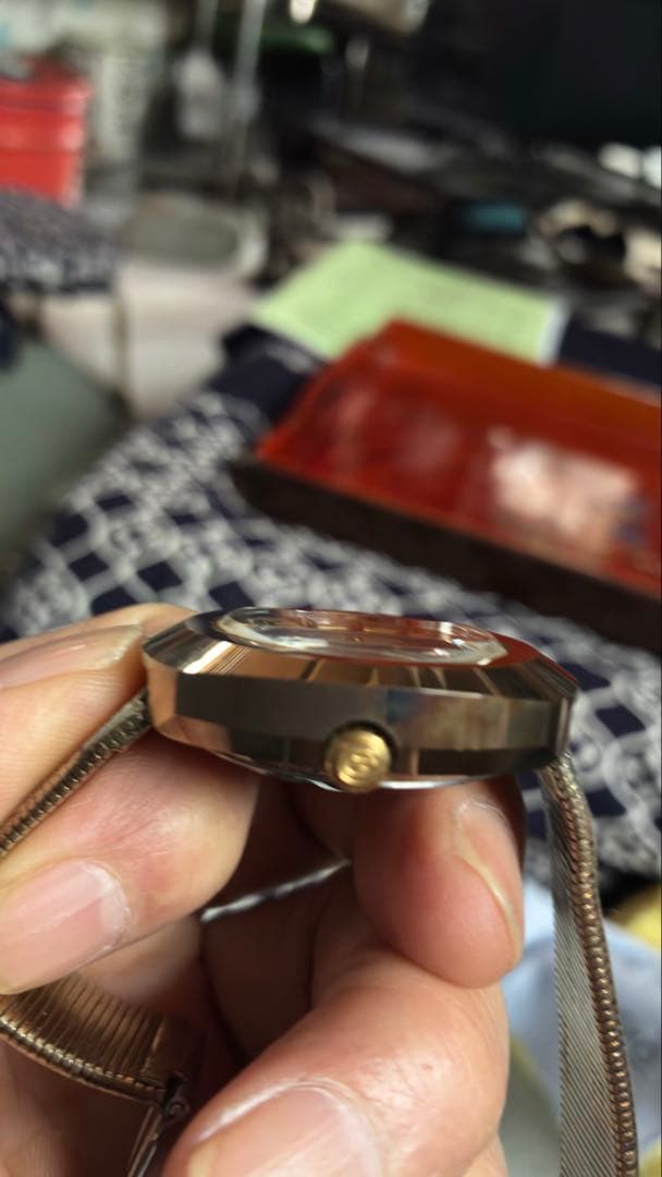 新*郎様 1970年代スイスニバダ製自動巻腕時計です！正確に動きます！