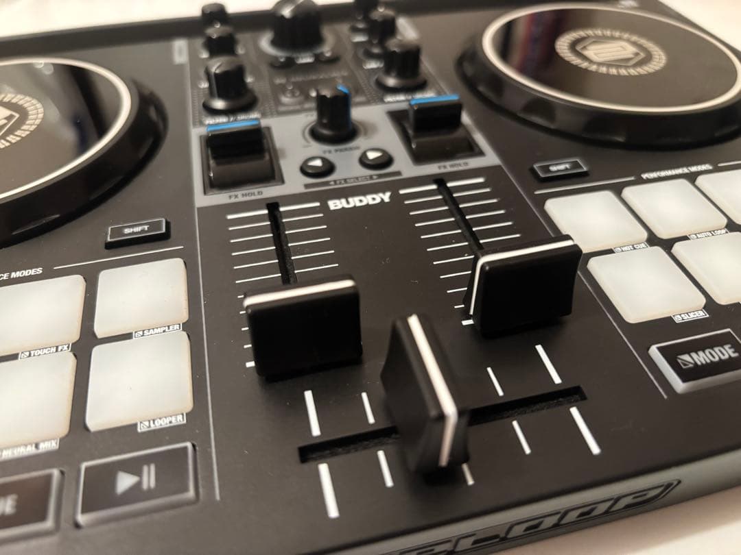 DJ機材 RELOOP BUDDY & Decksaver