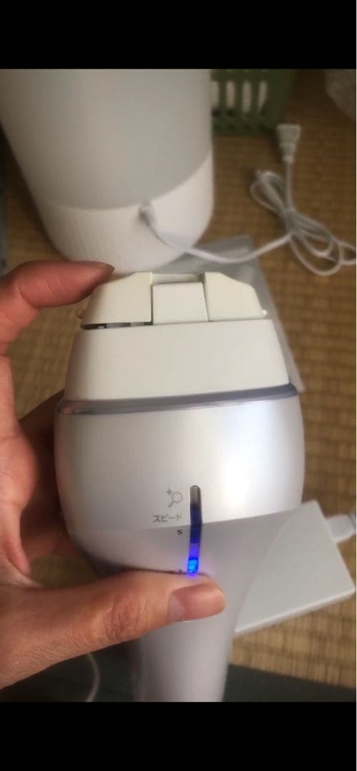 ハンドヘルド美顔器 シルバー