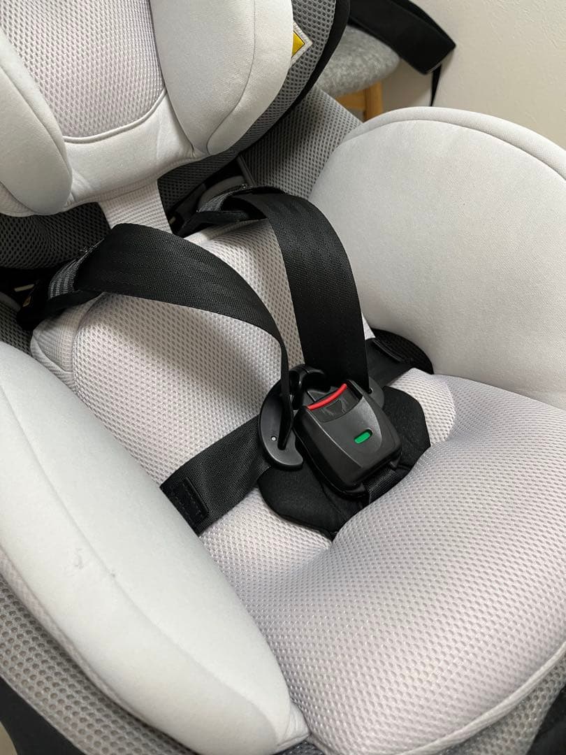 combi THE S Air ISOFIX エッグショック　チャイルドシート