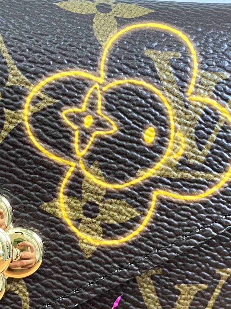 未使用品　ルイヴィトン　M15337　ポルトフォイユ・ヴィクトリーヌ