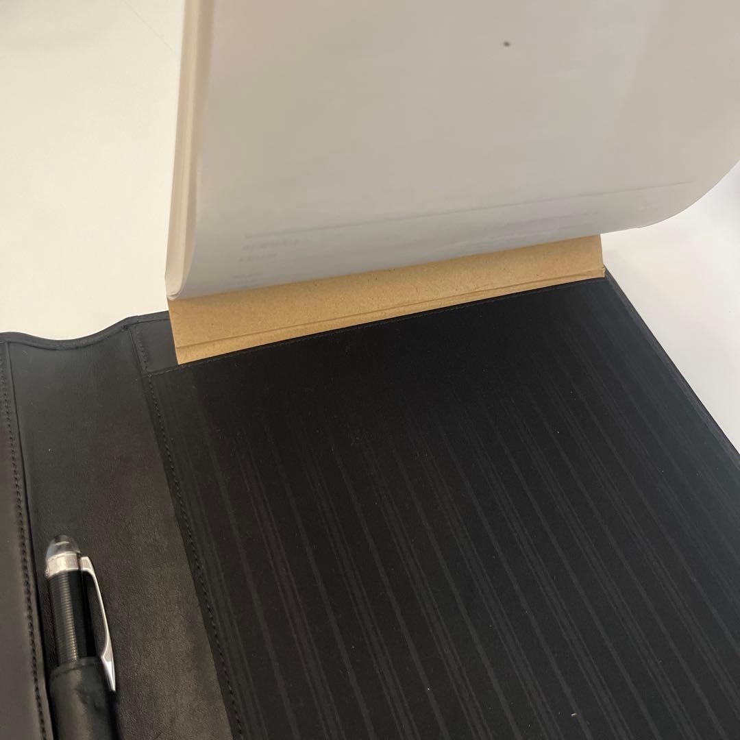 極々レア品！TUMIトゥミのA4サイズのバインダー・フォルダー