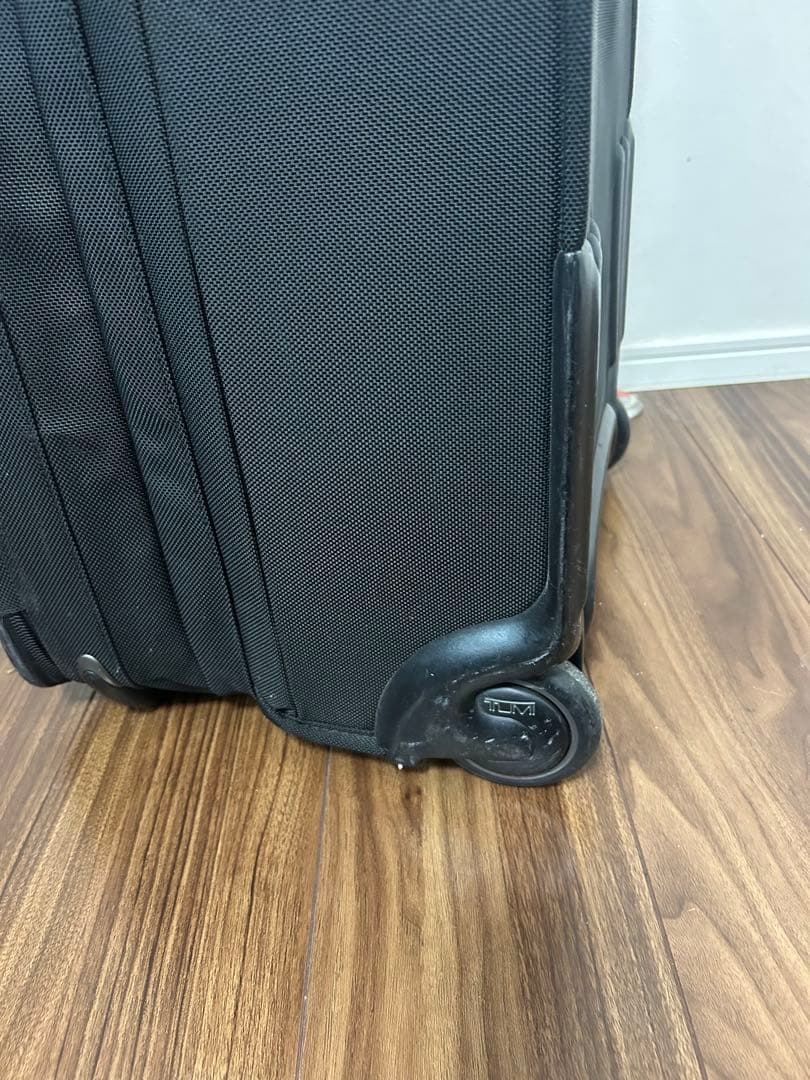 TUMI ブラック キャリーケース 機内持ち込み