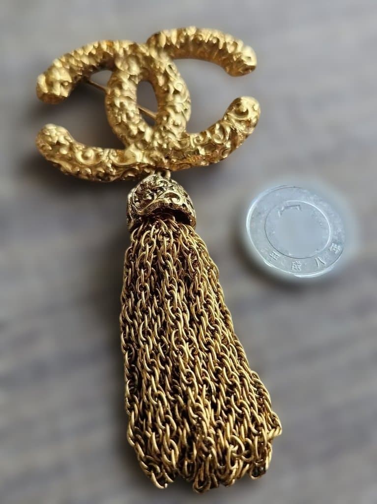 CHANEL シャネル　ブローチ　ココマーク　溶岩