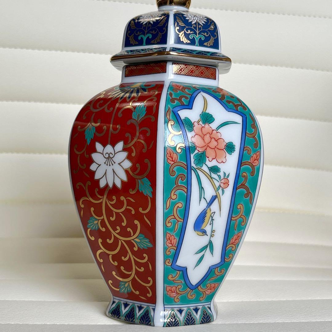 有田焼　青藍窯　金彩　古伊万里　沈香壺　金襴手　蓋付き飾り壺　色絵　花鳥　窓絵