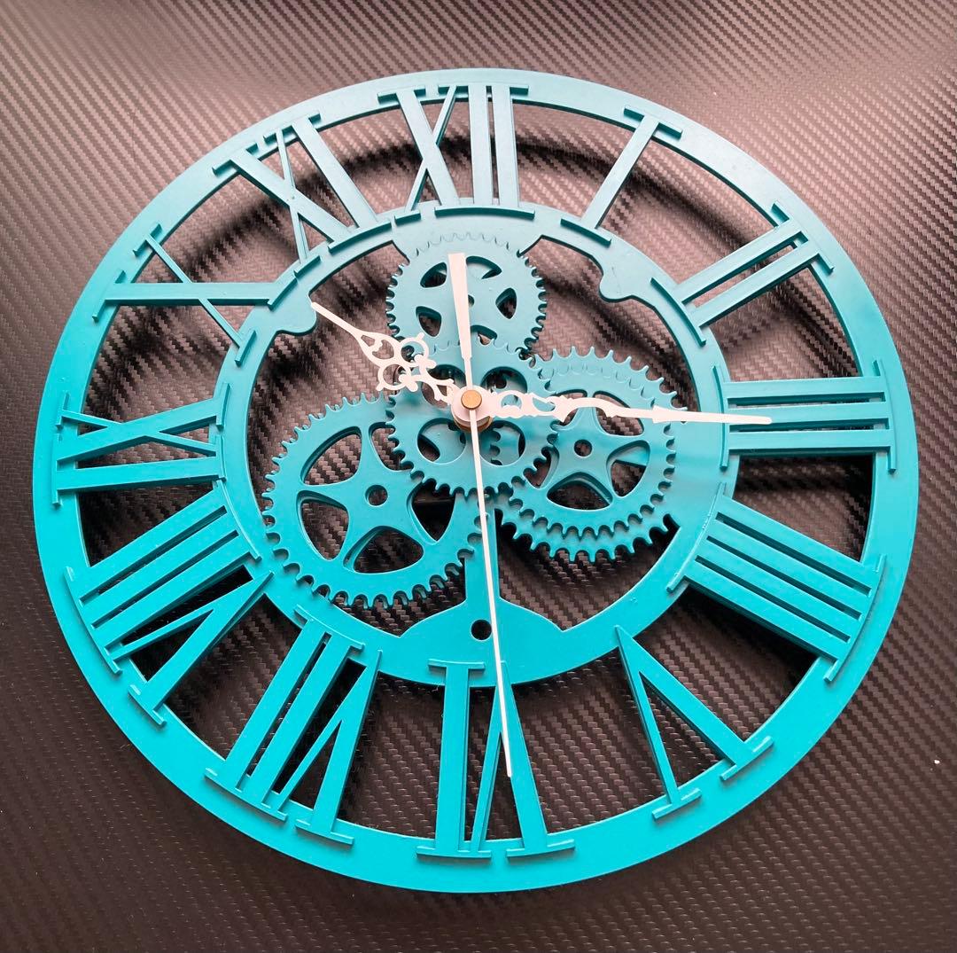 壁掛け時計 機械式モチーフ