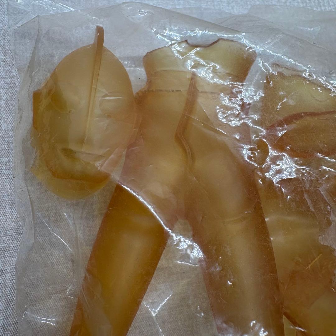 海洋堂 1/200 ウルトラマン ソフビキット 透明モデル　未組立　未塗装