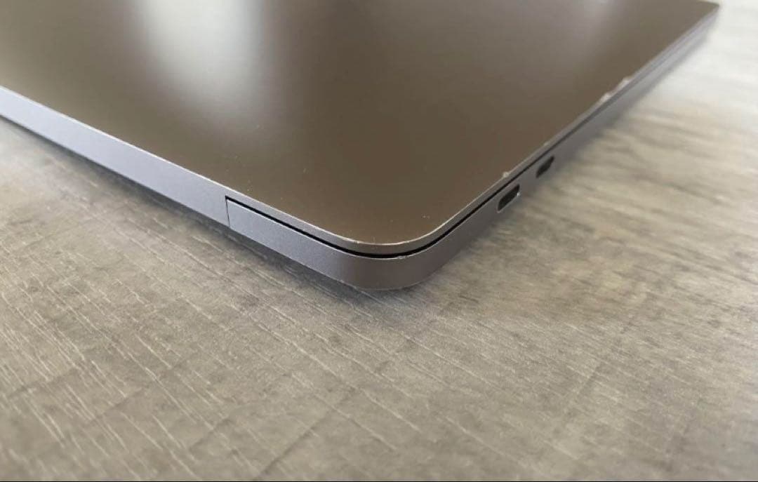 MacBook Pro 2019(13インチ4ポート touchbar)