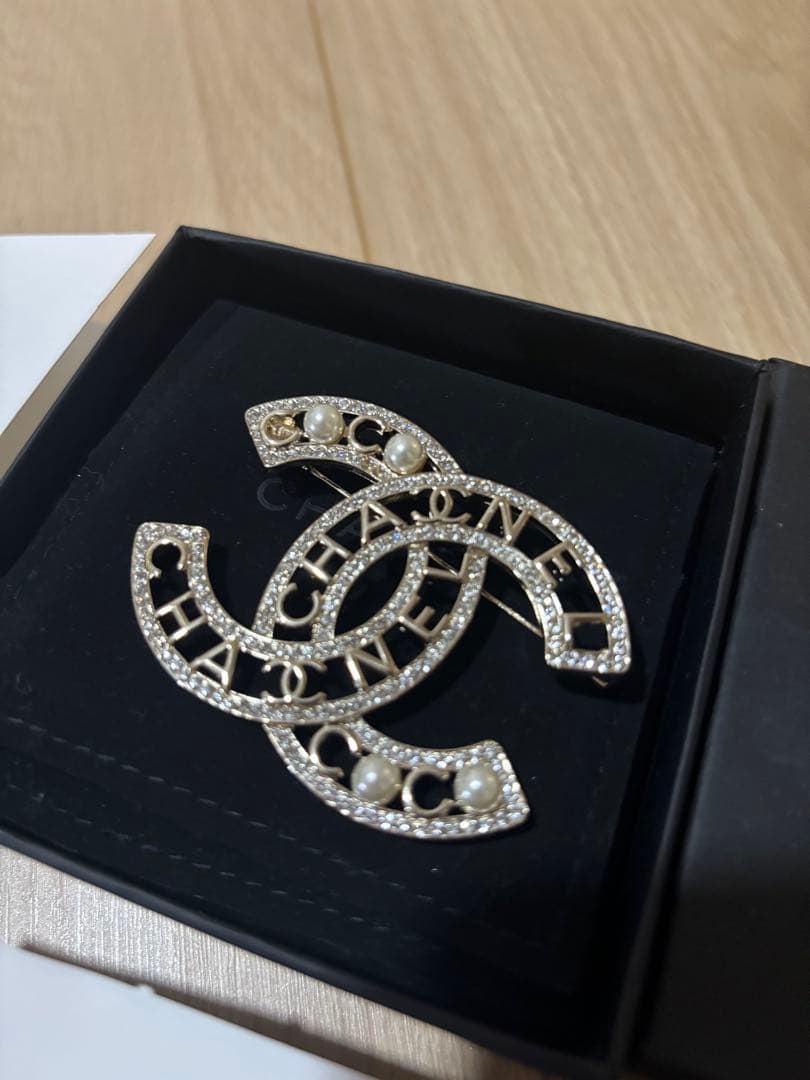 CHANEL CCロゴブローチ パール装飾
