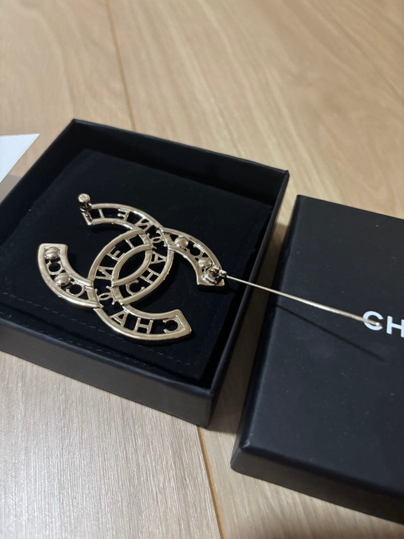 CHANEL CCロゴブローチ パール装飾