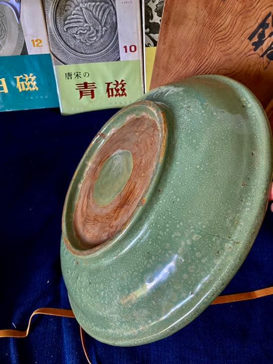 中国、明代龍泉窑青瓷大皿、布、はこ箱付き、サイズ約43cm高さ約7.5cm