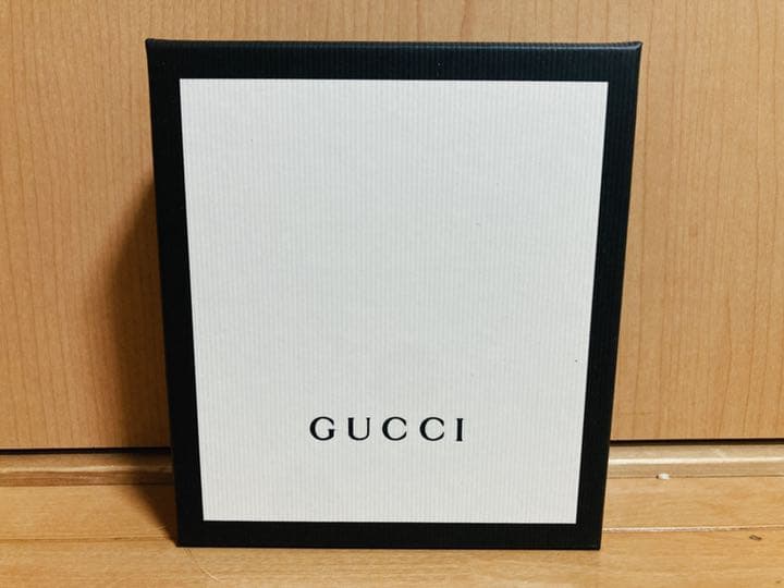 GUCCI 二つ折革財布