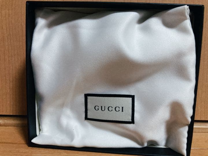 GUCCI 二つ折革財布