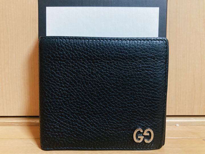 GUCCI 二つ折革財布
