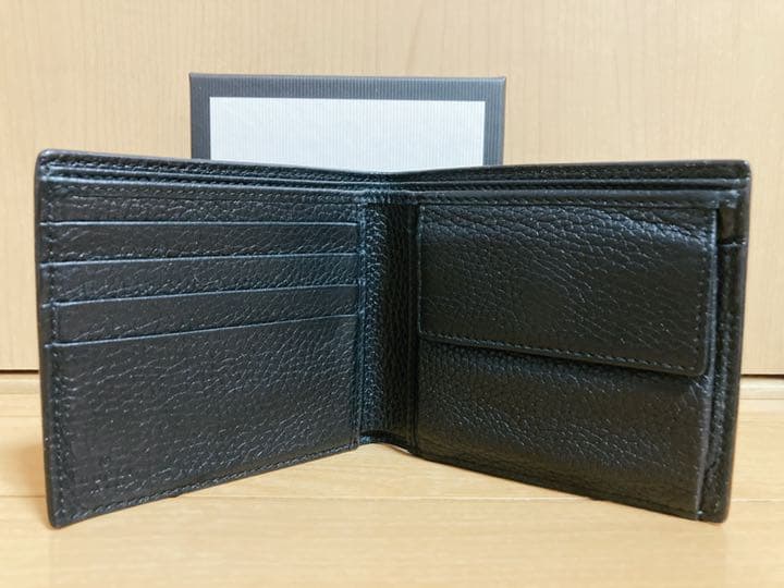 GUCCI 二つ折革財布