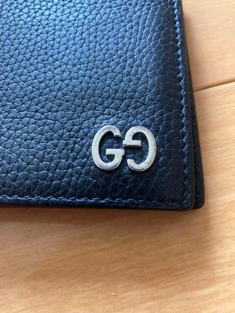 GUCCI 二つ折革財布
