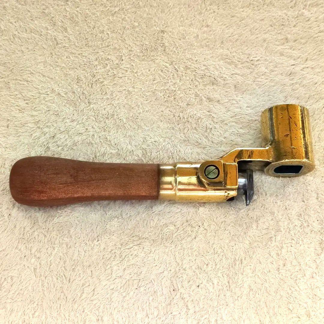 鉄道関連グッズ：鉄道運転士 鉄道ブレーキハンドル 三菱製ブレーキハンドル　当時物