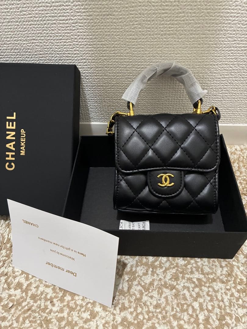 CHANELノベルティバックブラックキルティングチェーンショルダーミニバッグ