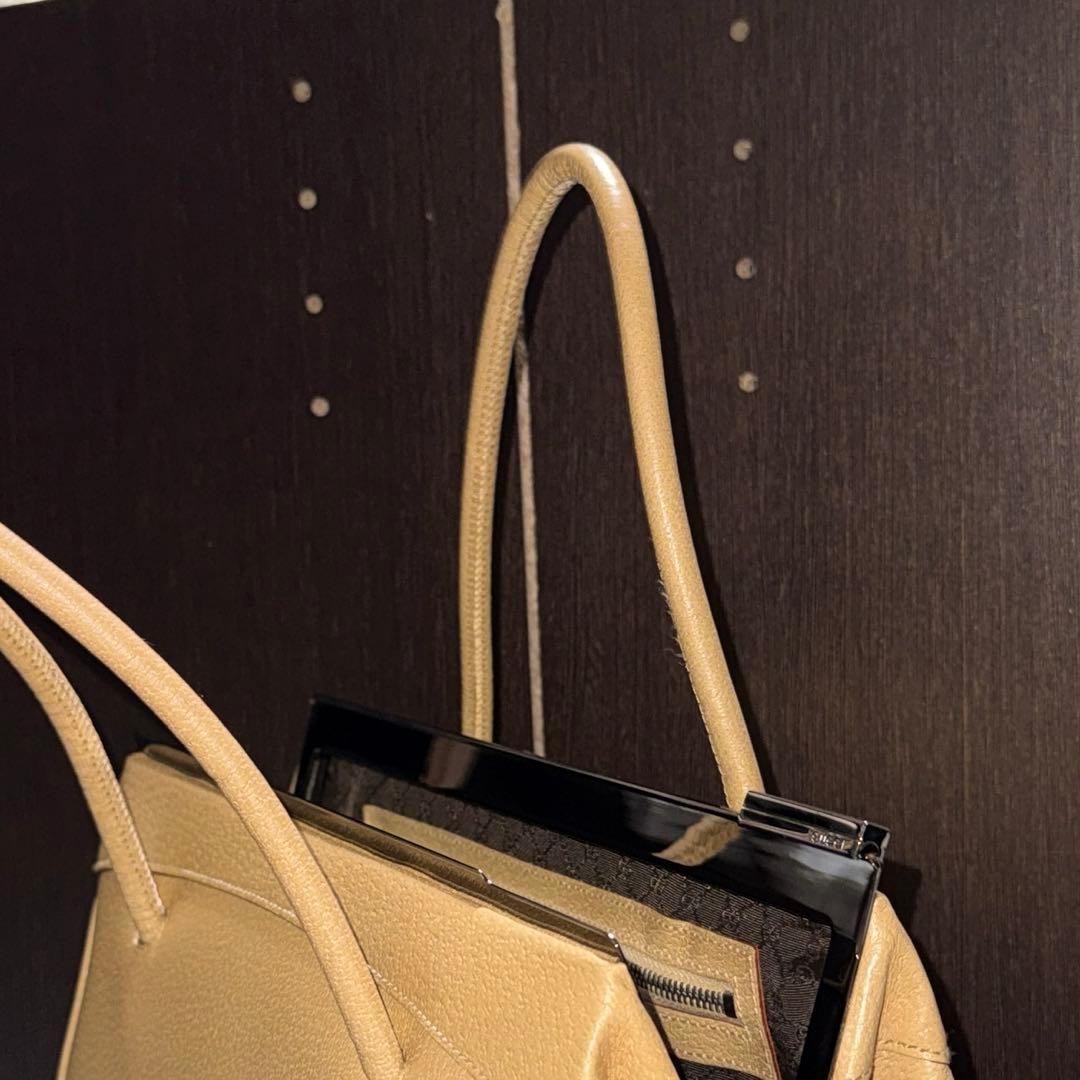 美品　グッチ　ハンドバッグ　がま口　成人式 レザー　ベージュ GUCCI ロゴ
