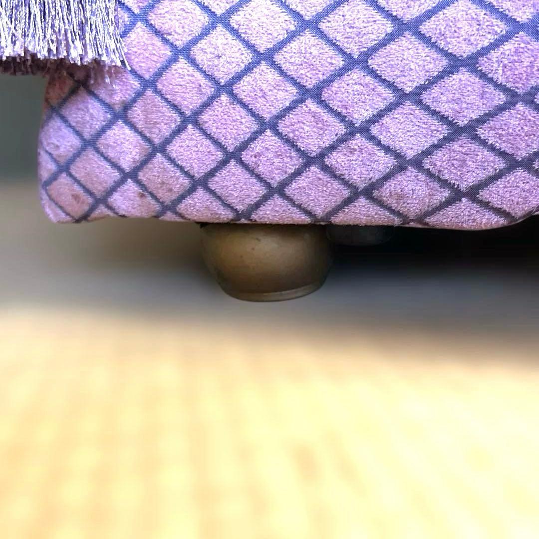 フローラルパターン ピンクソファ