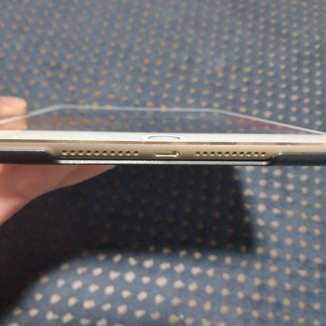 iPad本体 Lightningポート 音量ボタン付き