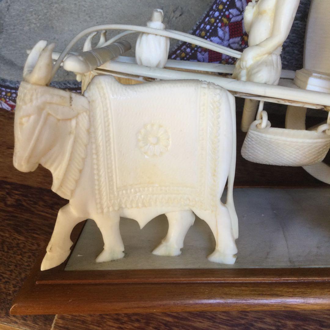 置物、牛車　天然素材 象牙調