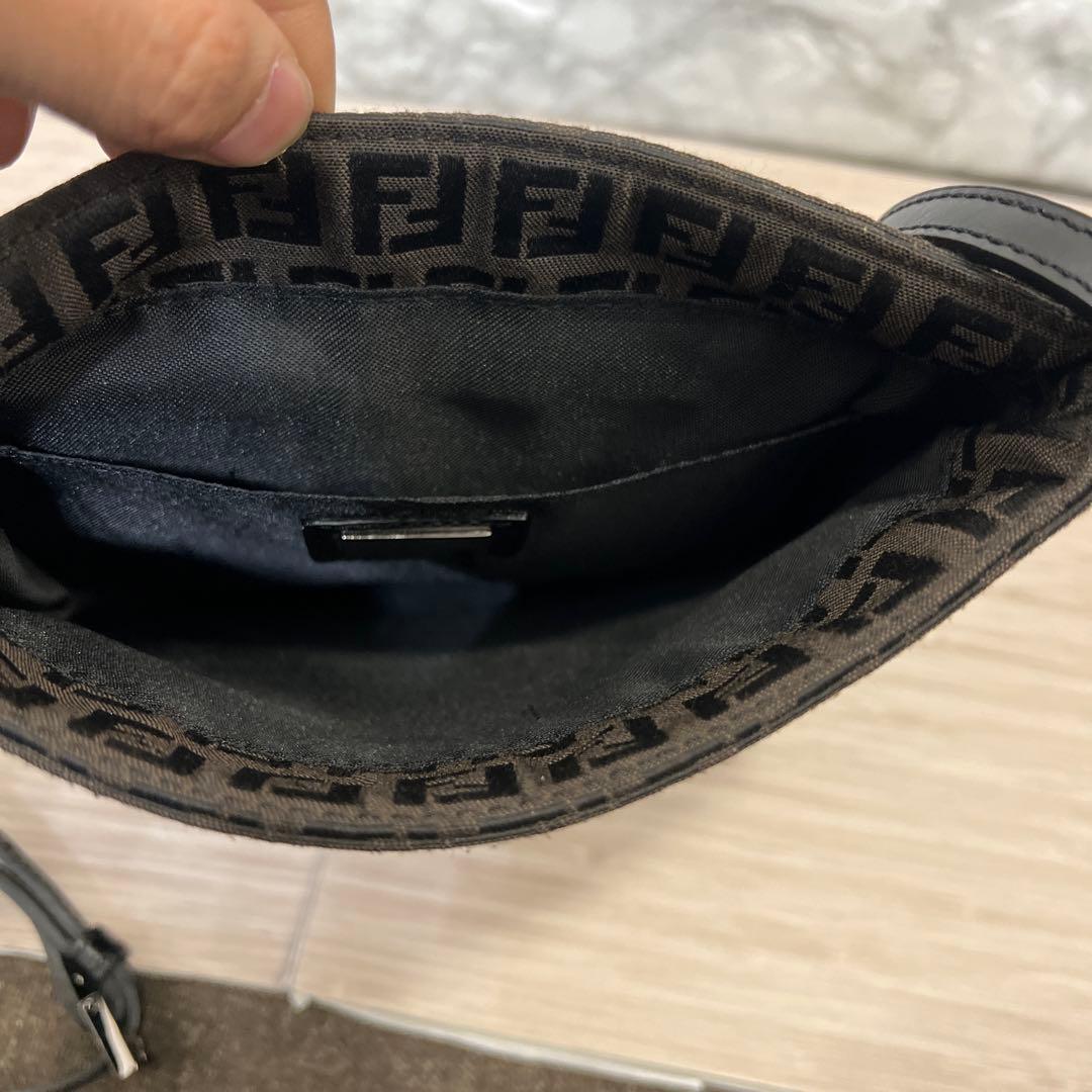 FENDI ズッキーノ　ショルダーバッグ