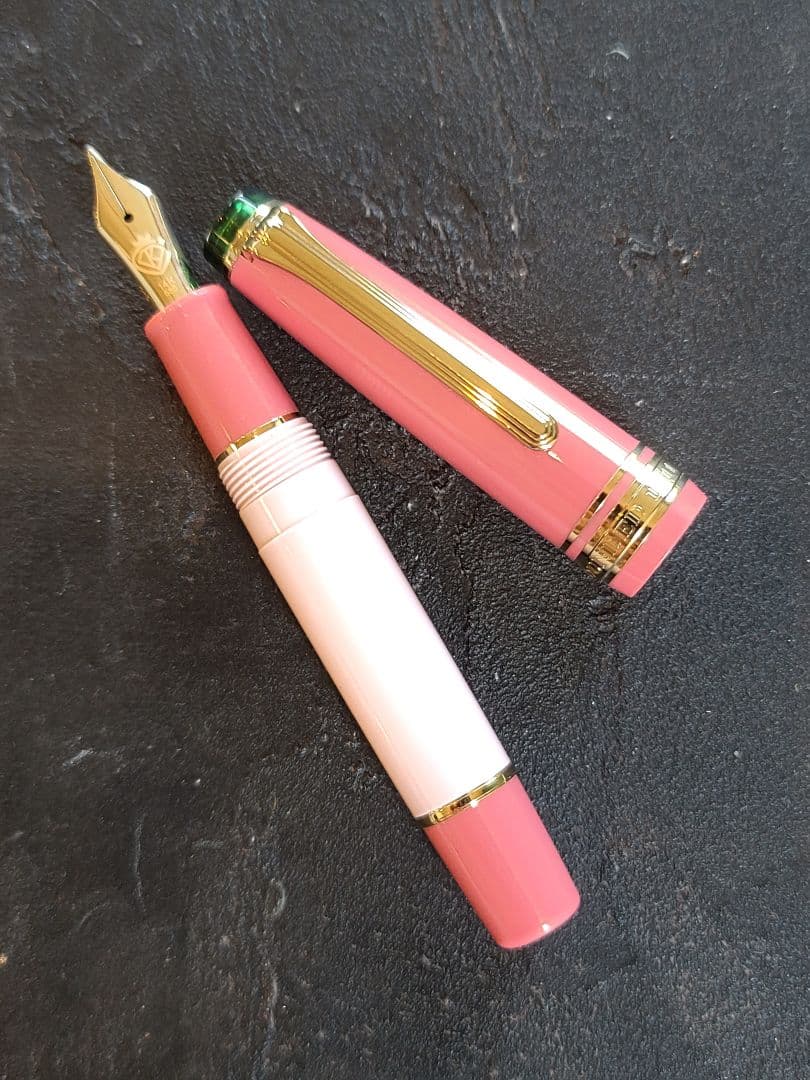 ❁⃘*.゜ プロフェッショナルギア スリムミニ 静岡苺 F 箱なし。美品です。