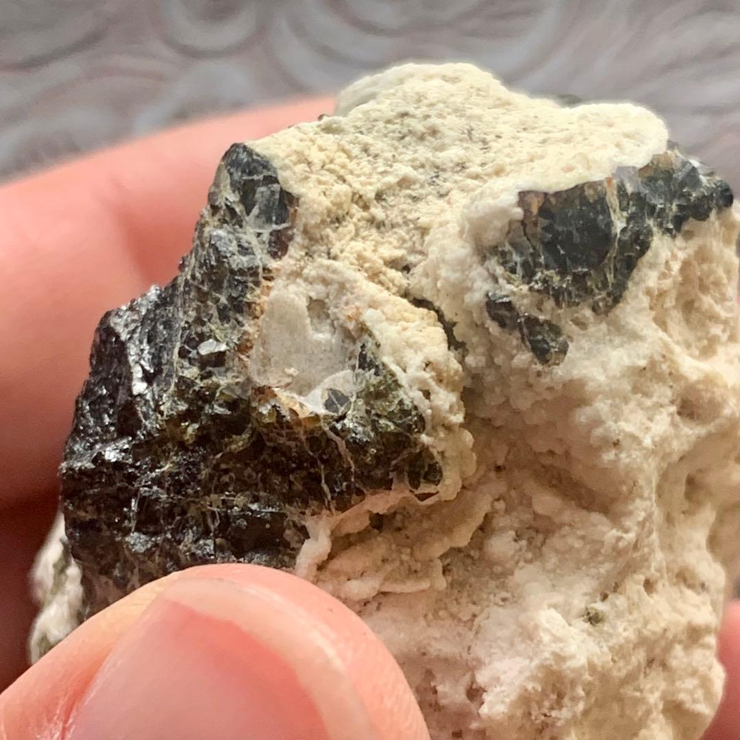 希少！アンドラダイトガーネット母岩付巨大クリスタル