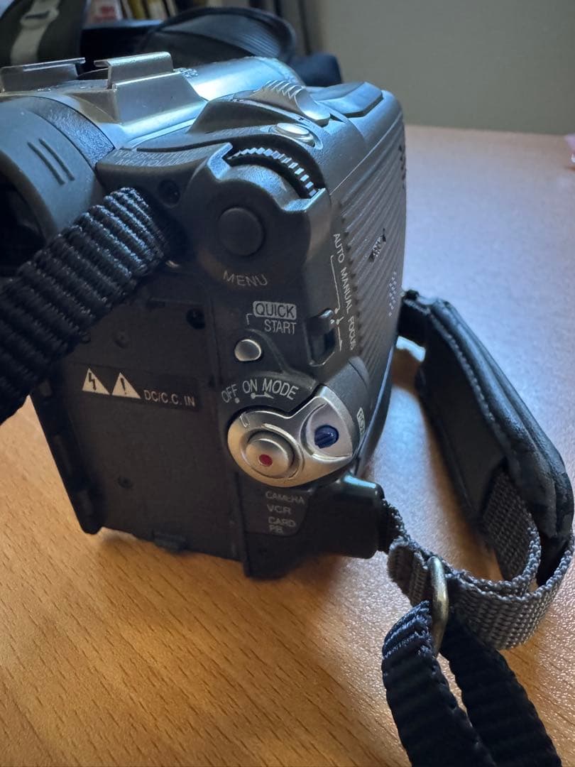 Panasonic PV-DC252D ビデオカメラ本体