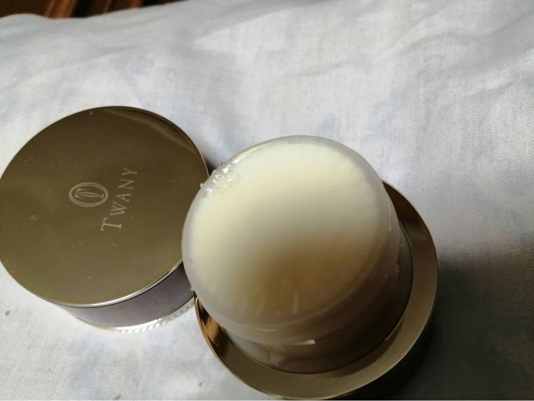 トワニー センチュリー ザ・ザクリーム未開封、未使用 箱ありません