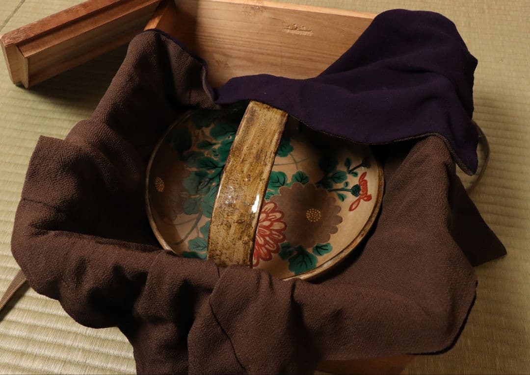 乾山焼 三代乾山 菊図 手付菓子器 木箱 陶芸 草花 鉢 時代【MA480】