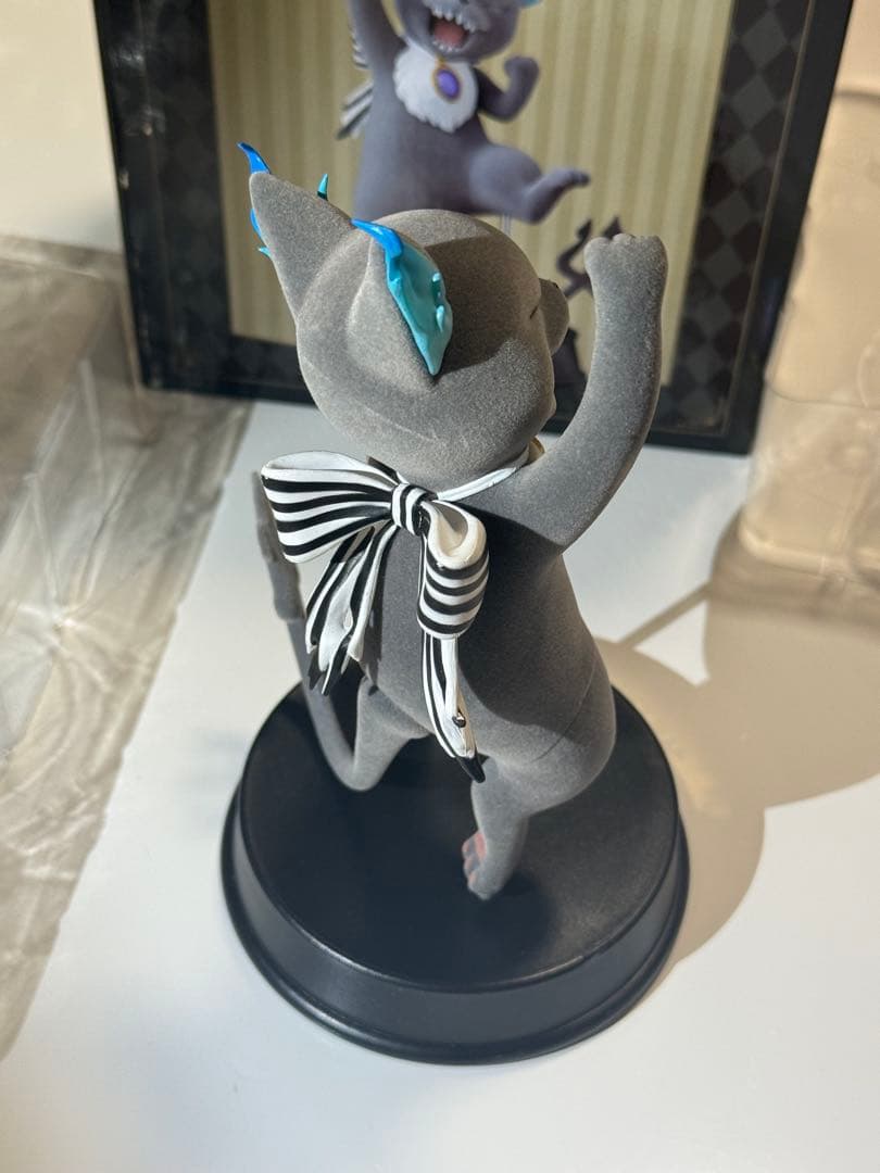 ツイステッドワンダーランド 2022年 グリム フロッキーフィギュア