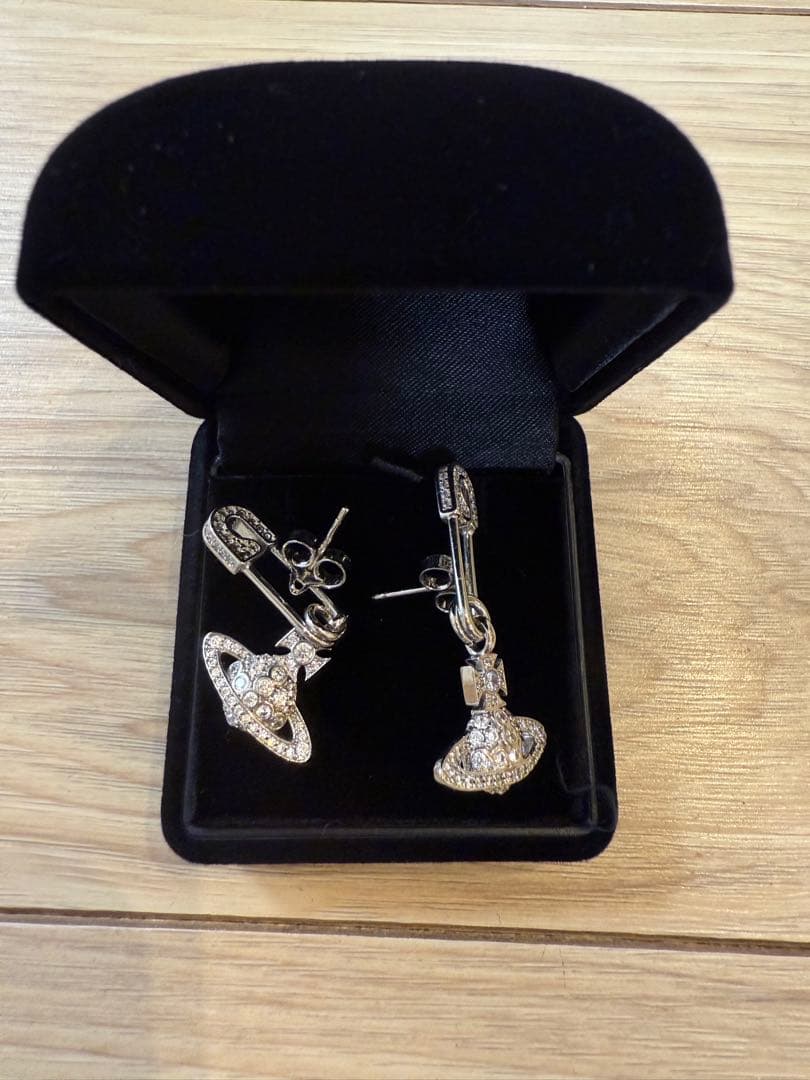 ヴィヴィアン ウエストウッド　ピアス