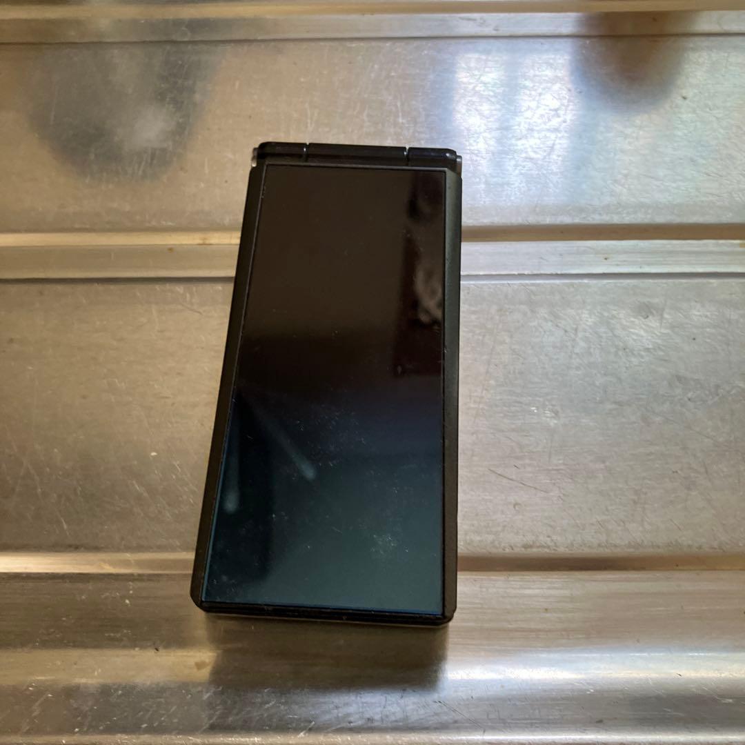 F-01E 折りたたみ式携帯電話 本体&充電器