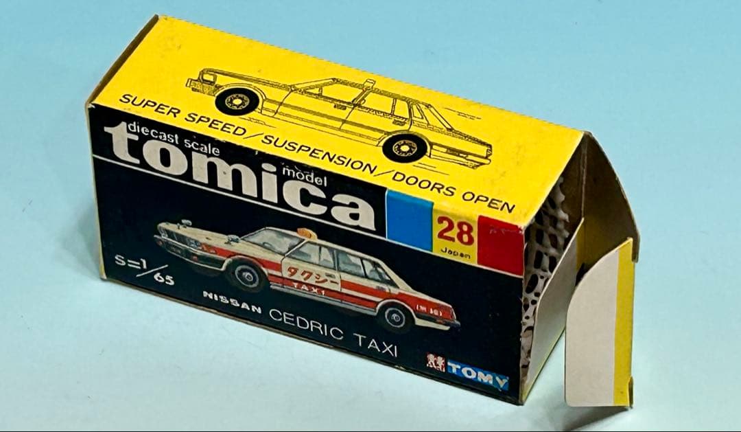 トミカ 黒箱 28 ニッサンセドリック タクシー