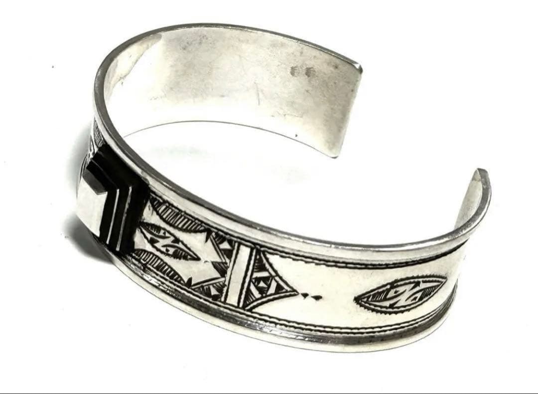 トゥアレグ族　ハンドメイド　シルバーブレスレット