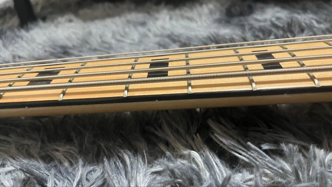 5弦ベース sire v7 vintage