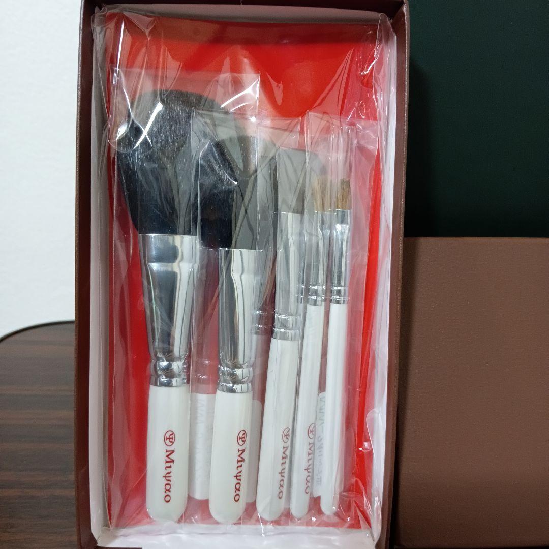5-69　Miyao　熊野化粧筆メイクブラシ・ホワイトパール5点セット　熊野筆