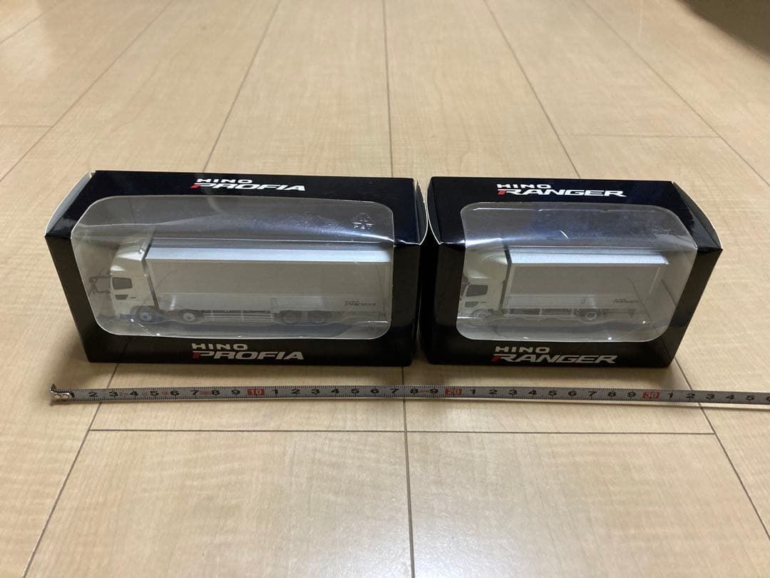日野自動車　スケールモデル　フィギュア　レンジャー　プロフィア