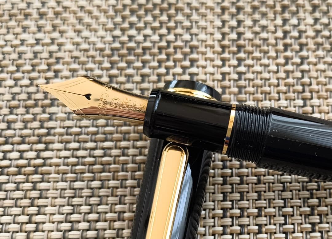 プラチナ万年筆 PLATINUM　#3776センチュリー　SF　細軟　ブラック