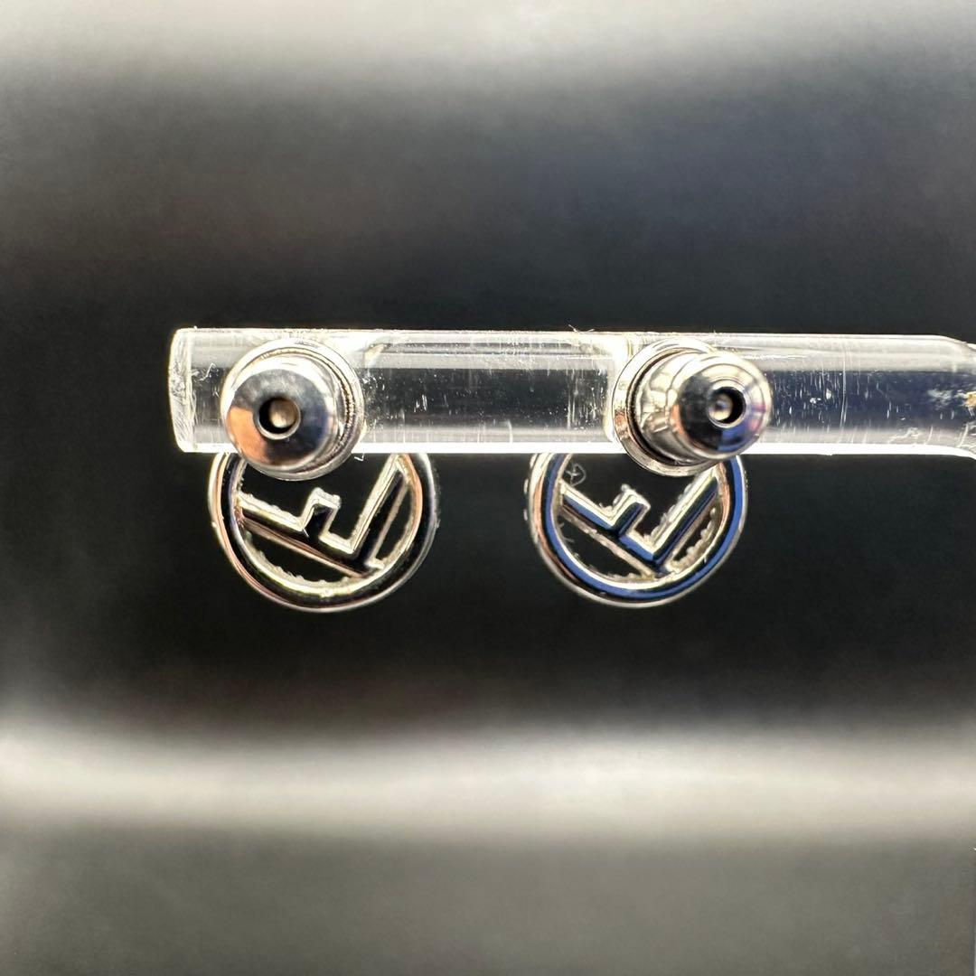極美品✨　FENDI　フェンディ　ピアス　エフイズ　シルバー　1482