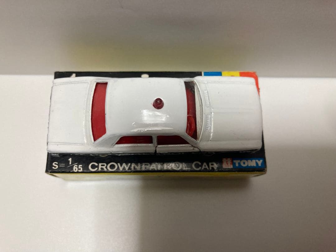 トミカ　日本製　クラウン　パトロールカー　1Aホイール　赤色灯Aタイプ　色指定箱