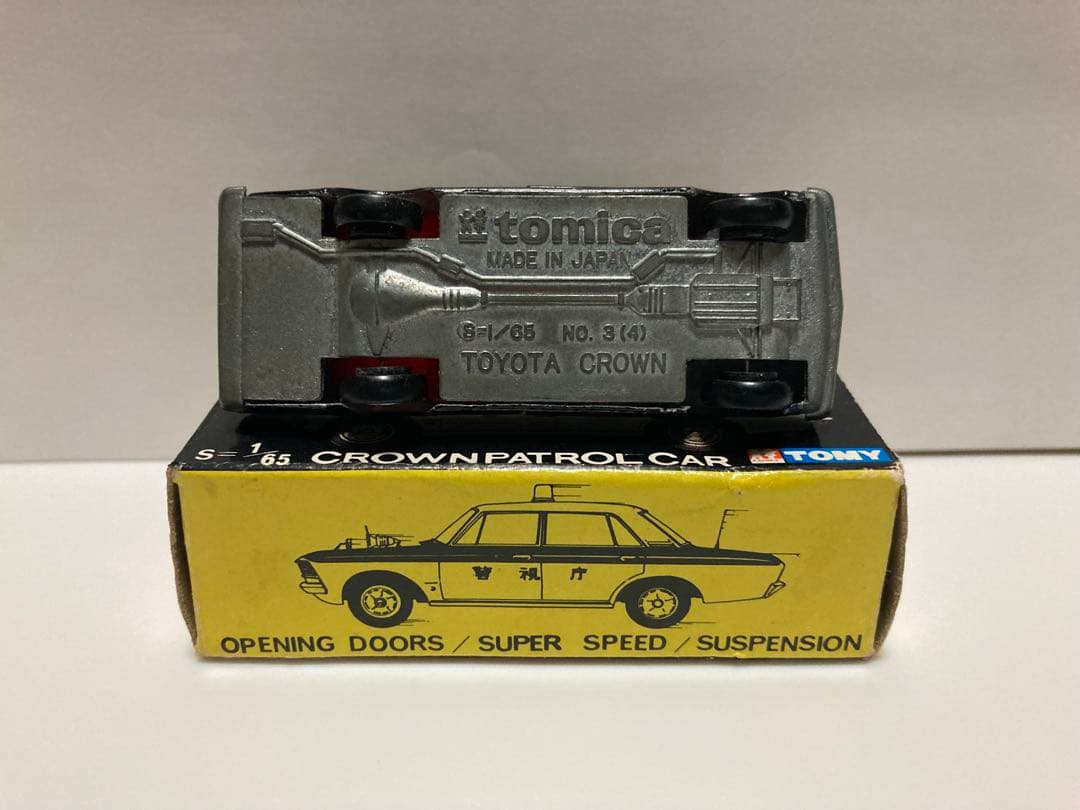 トミカ　日本製　クラウン　パトロールカー　1Aホイール　赤色灯Aタイプ　色指定箱