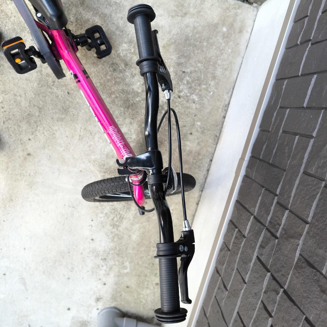 【セール中】ストライダー１４ｘ（ＳＴＲＩＤＥＲ１４ｘ）　１４インチ　スタンド付き