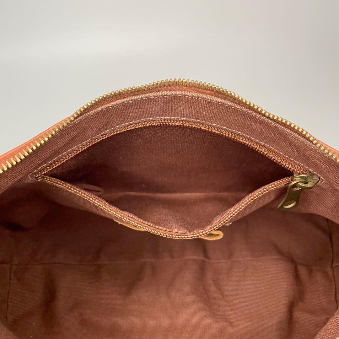 【24時間以内発送】イルビゾンテ　ショルダーバック　レザー